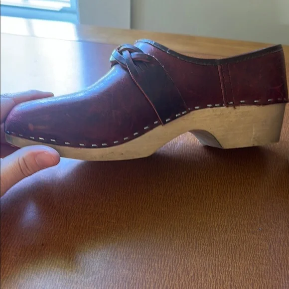 Women's Burgundy Leather Mules - Picture 8 of 10